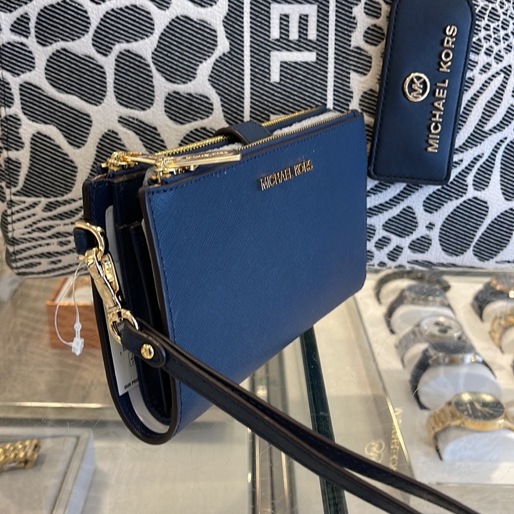 MICHAEL KORS LARGE DOUBLE ZIP WRISTLET WALLET PHONE CASE 
Navy 
NWT - Picture 6 of 16